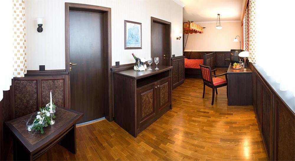 Hotel Goldener Helm リヒテンシュタイン エクステリア 写真